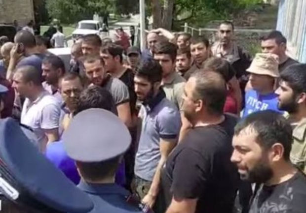 ermeniler-pasinyani-daha-bir-sehere-buraxmadilar-video